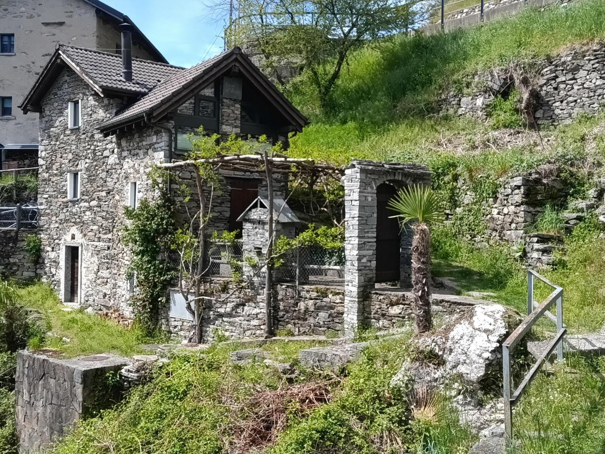 인트라냐 Rustico "Casa Di Sasso" 빌라 외부 사진